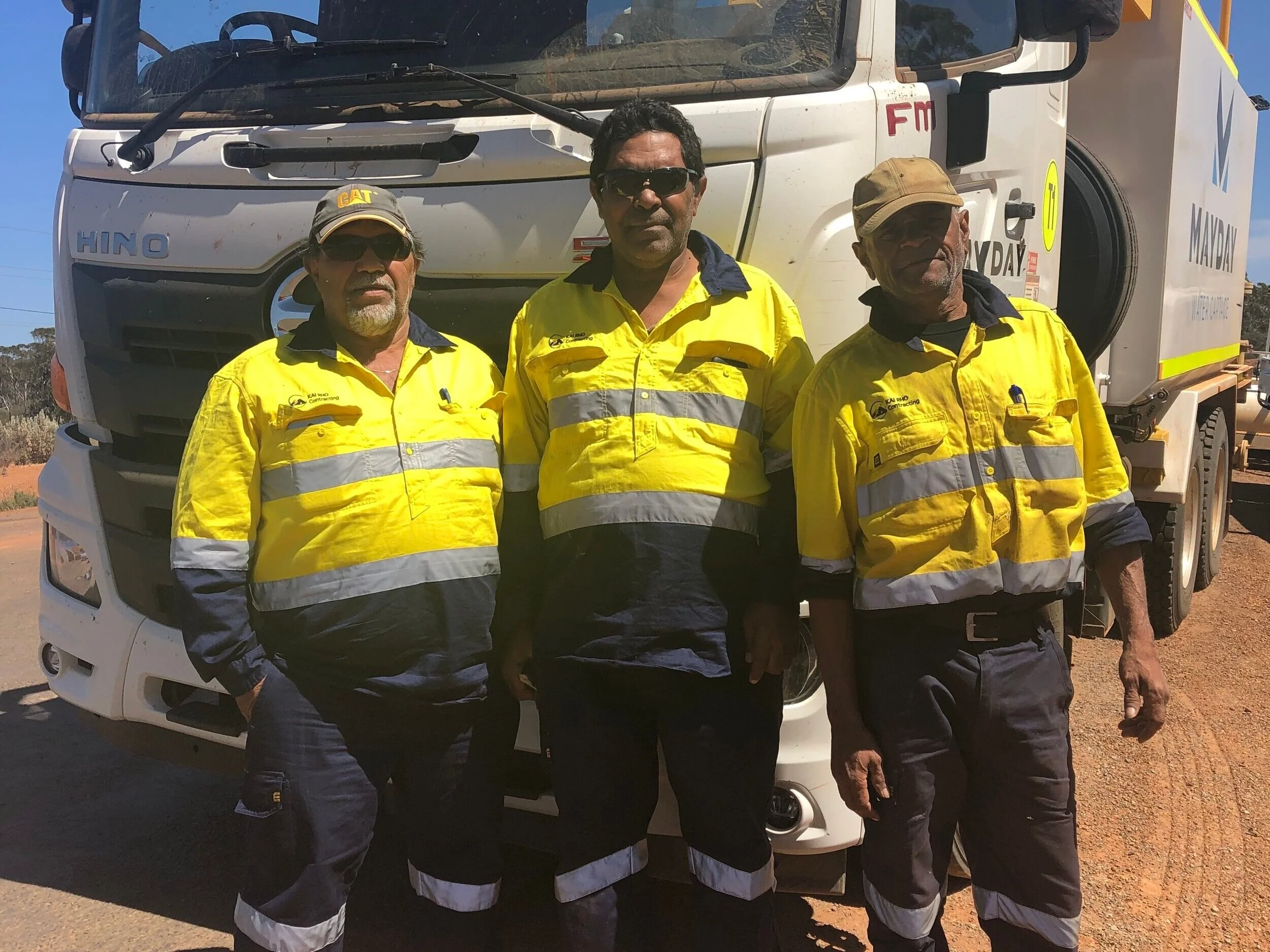 Kai Rho Contracting operators on a shoulder grading project with DM Roads on ANZAC Drive, Kalgoorlie.