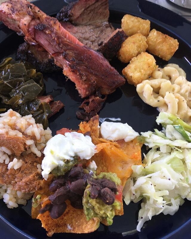 #fathersday #bbq #southernstyle
Brisket, ribs, tater tots, Mac and cheese, slaw, nachos, rice and hash, and collards!
But most importantly, #familytime