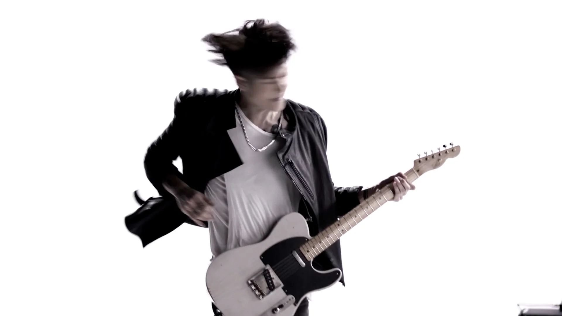 Miyavi_TheOthers_MV_20.jpg