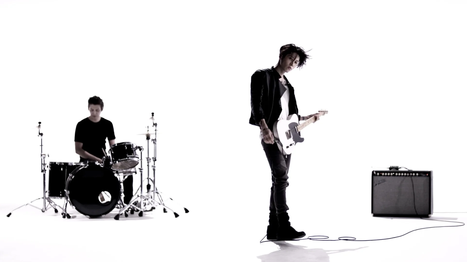Miyavi_TheOthers_MV_24.jpg