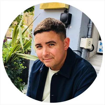Tom Cater A&R Manager Universal Music Publishing www.umusicpub.com/uk Facebook • Instagram • Twitter