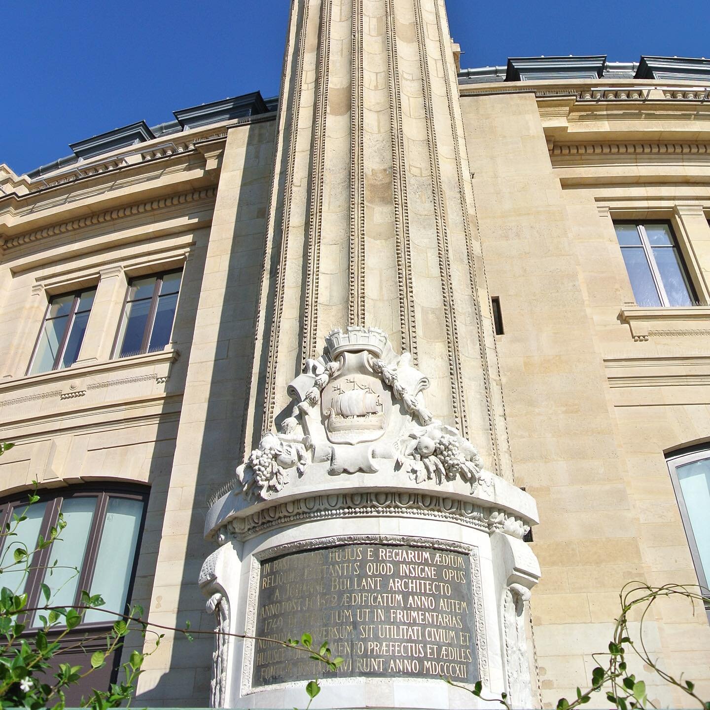 Bourse-Commerce-Tower-Parisology2.jpg