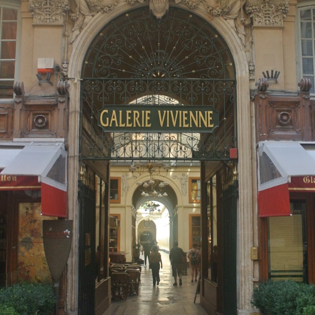 Galerie-Vivienne-Covered-Passage-Parisology1.jpg