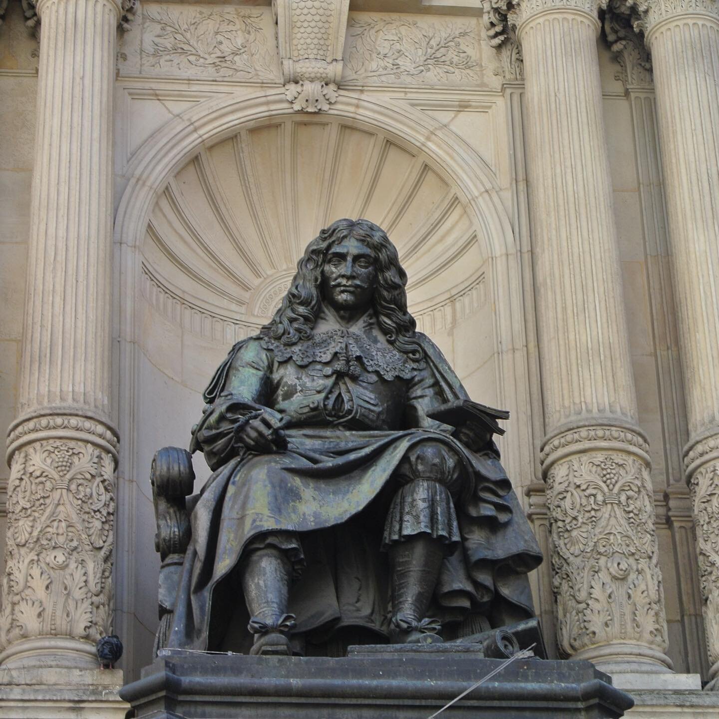 Moliere-Statue-Parisology.jpg