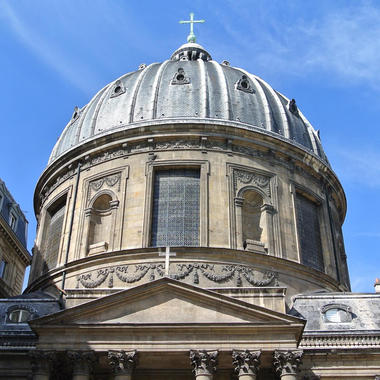 Notre-Dame-Assomption-Dome-Parisology.jpg