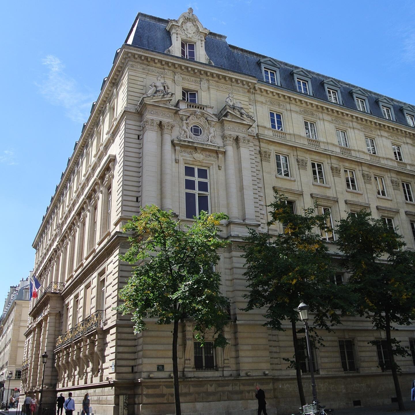 Palais-Cambon-Court-Accounts-Parisology3.jpg