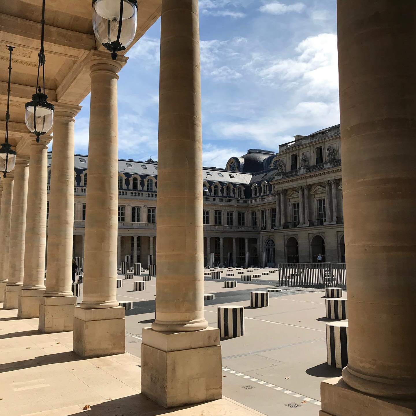 Palais-Royal-Colonnade-Buren-Parisology.jpg