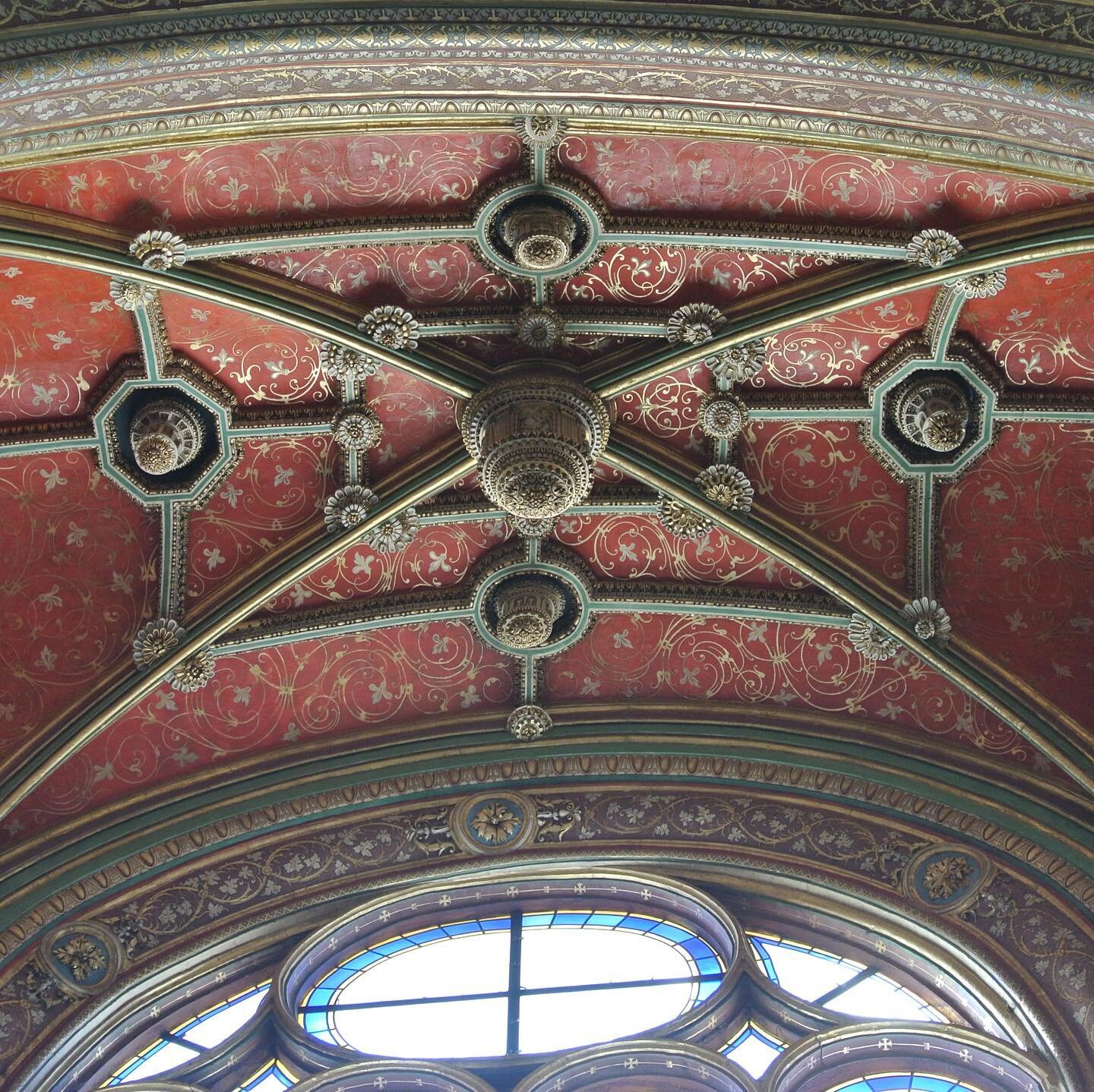 Saint-Eustache-Church-Ceiling-Parisology.jpg