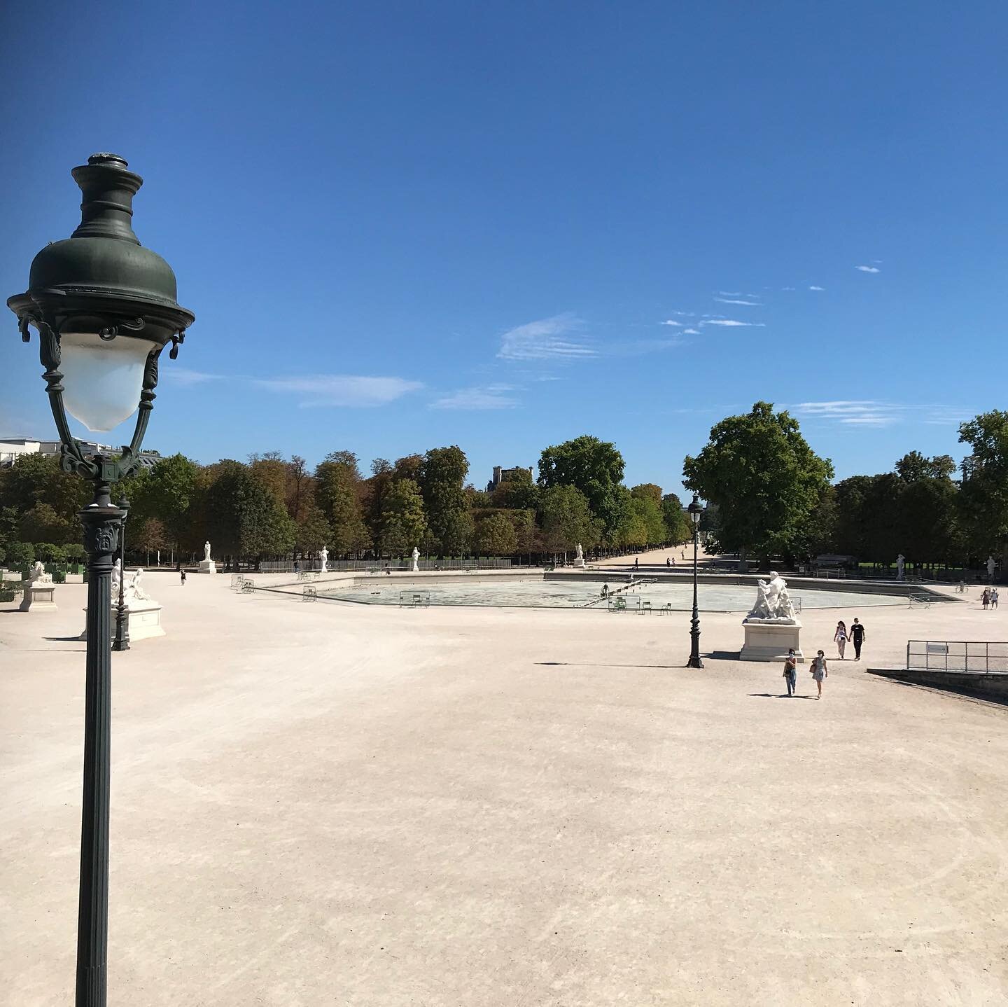 Tuileries-Gardens-Parisology3.jpg