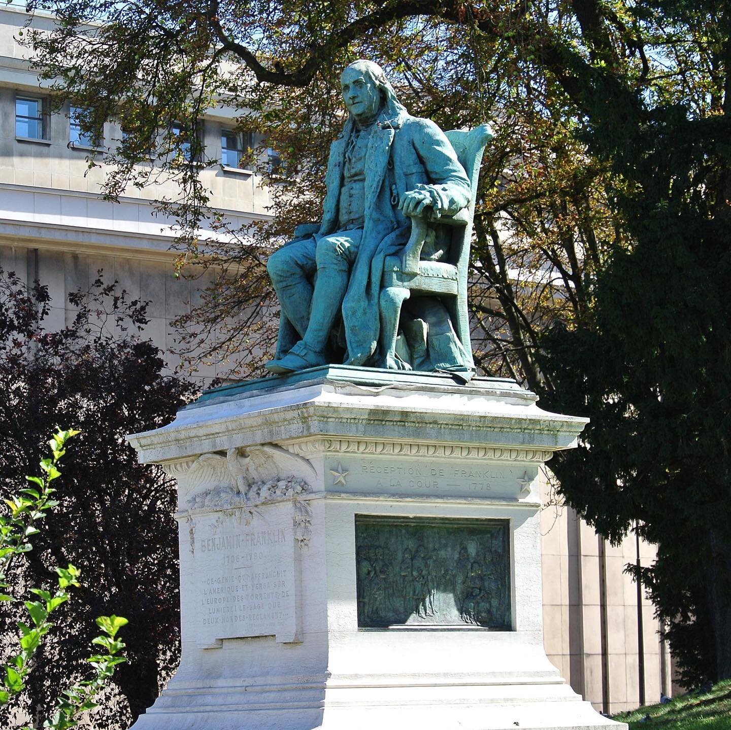 Benjamin-Franklin-Statue-Parisology2.jpg