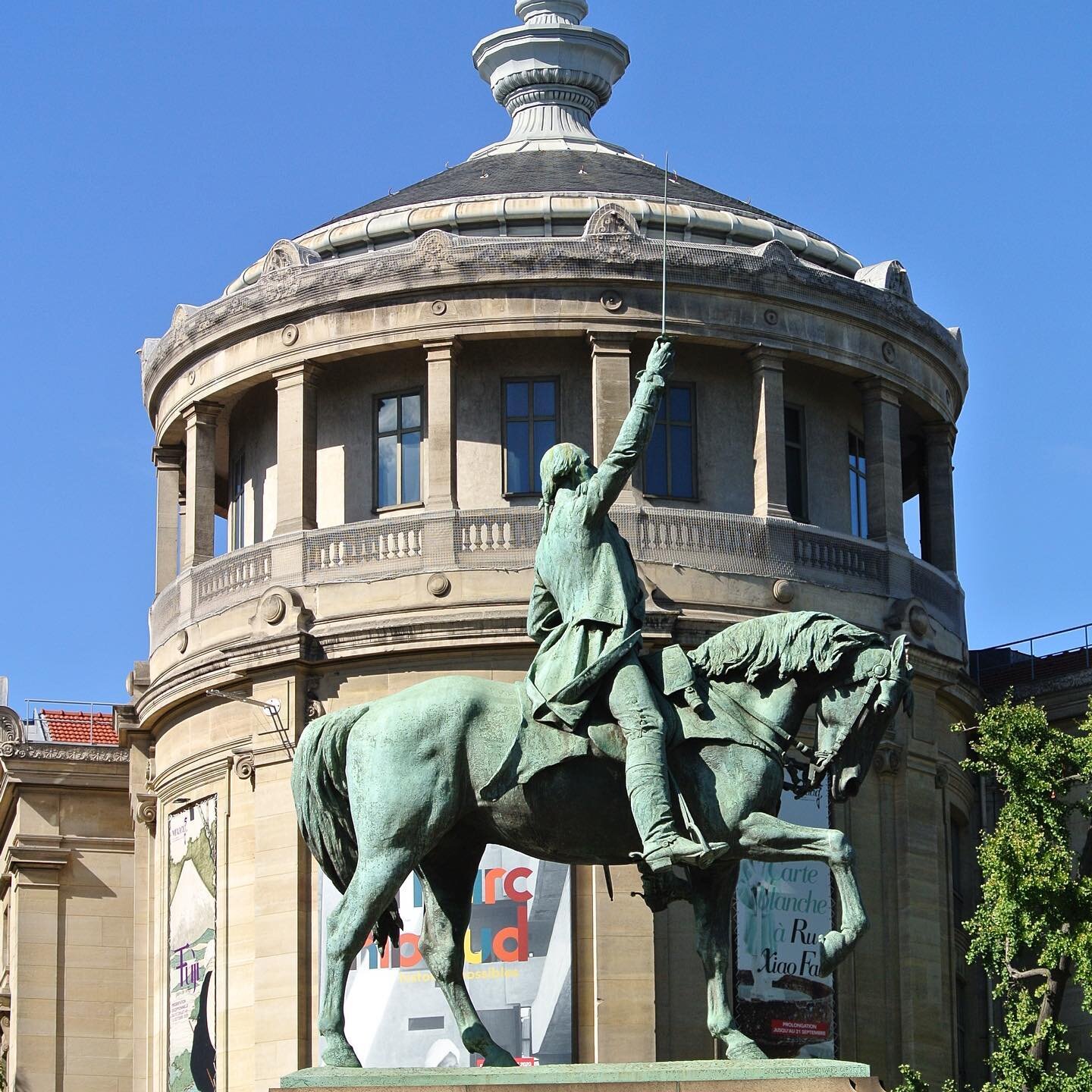 George-Washington-Statue-Parisology3.jpg