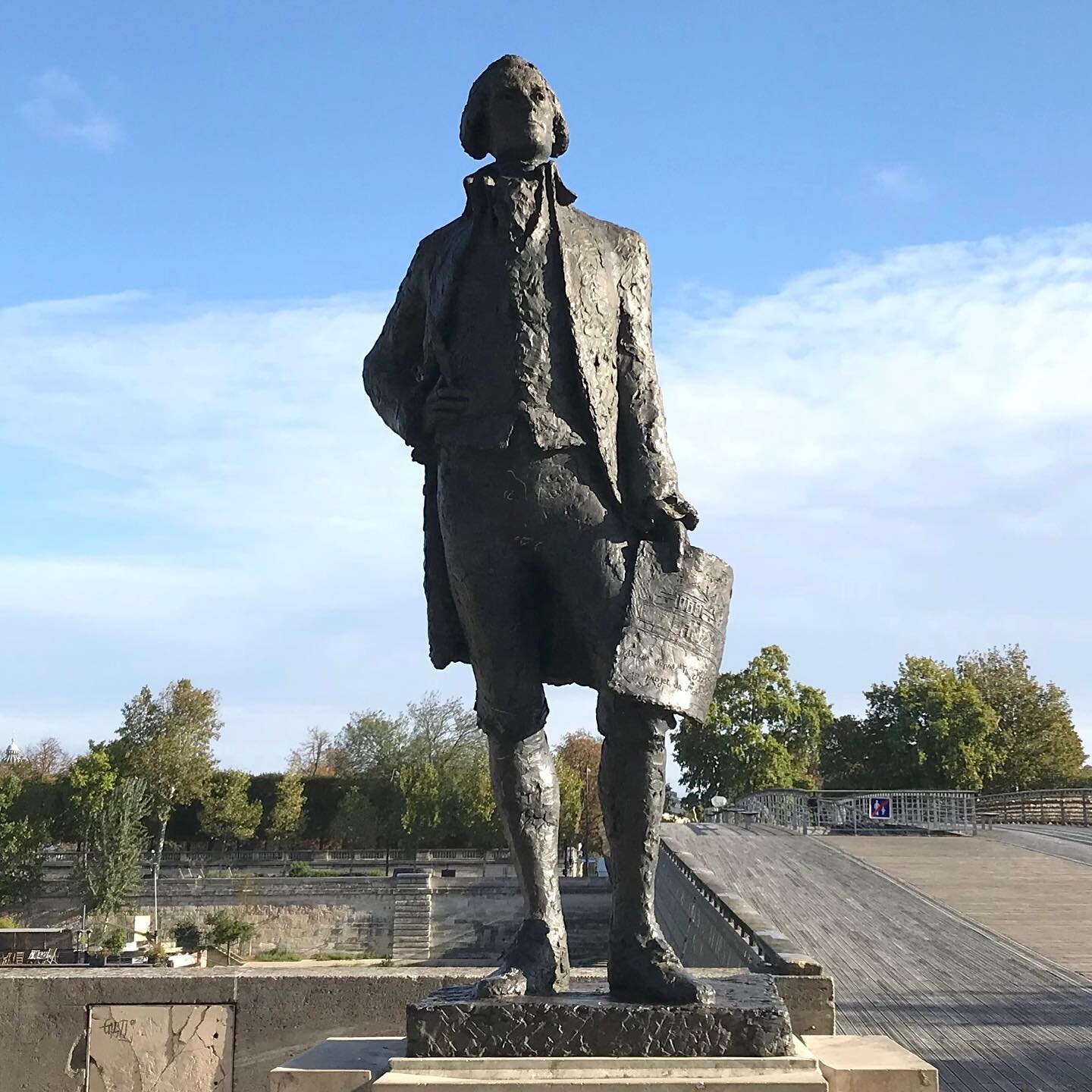 Thomas-Jefferson-Statue-Parisology1.jpg