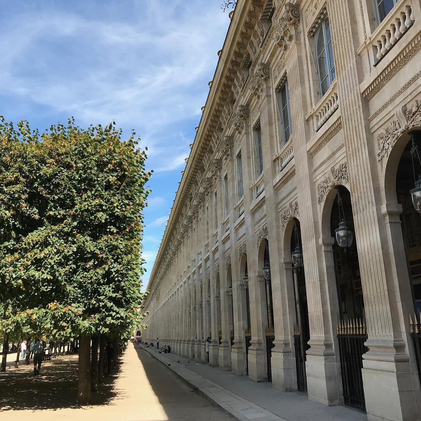 Arcades-Palais-Royal-Parisology1.jpg