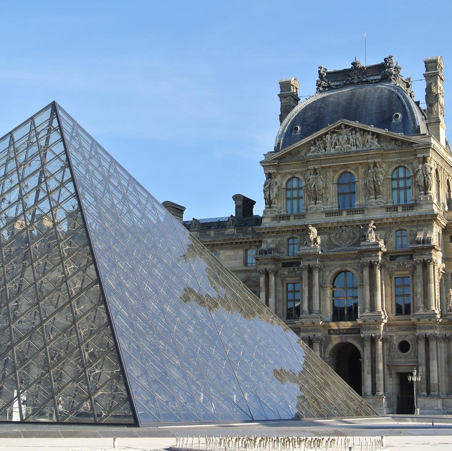 Louvre-Pyramid-Parisology1.jpg