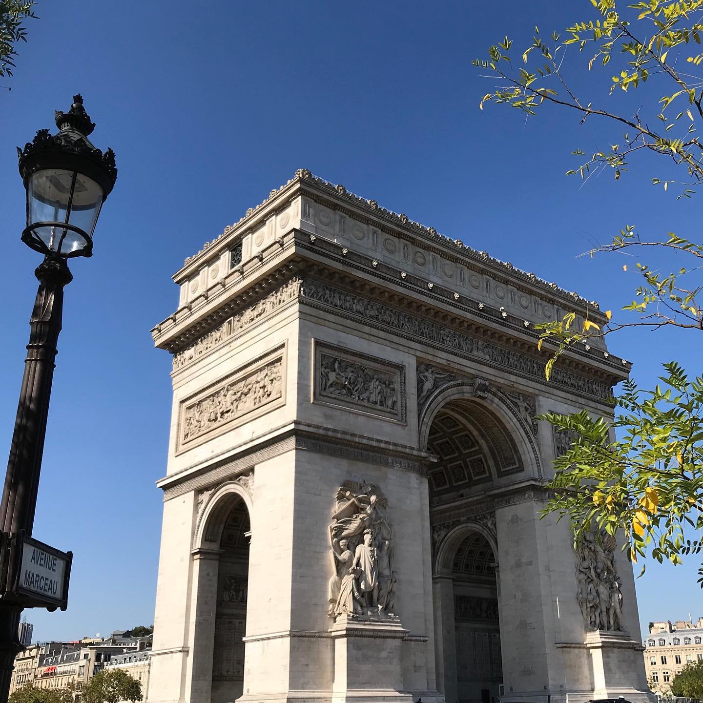 Paris-Arc-de-Triomphe.jpg
