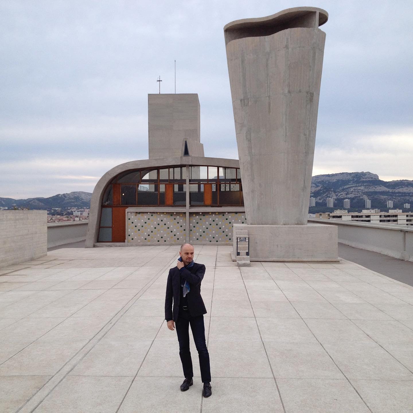 Le-Corbusier-Cité-Radieuse-Marseille.jpg