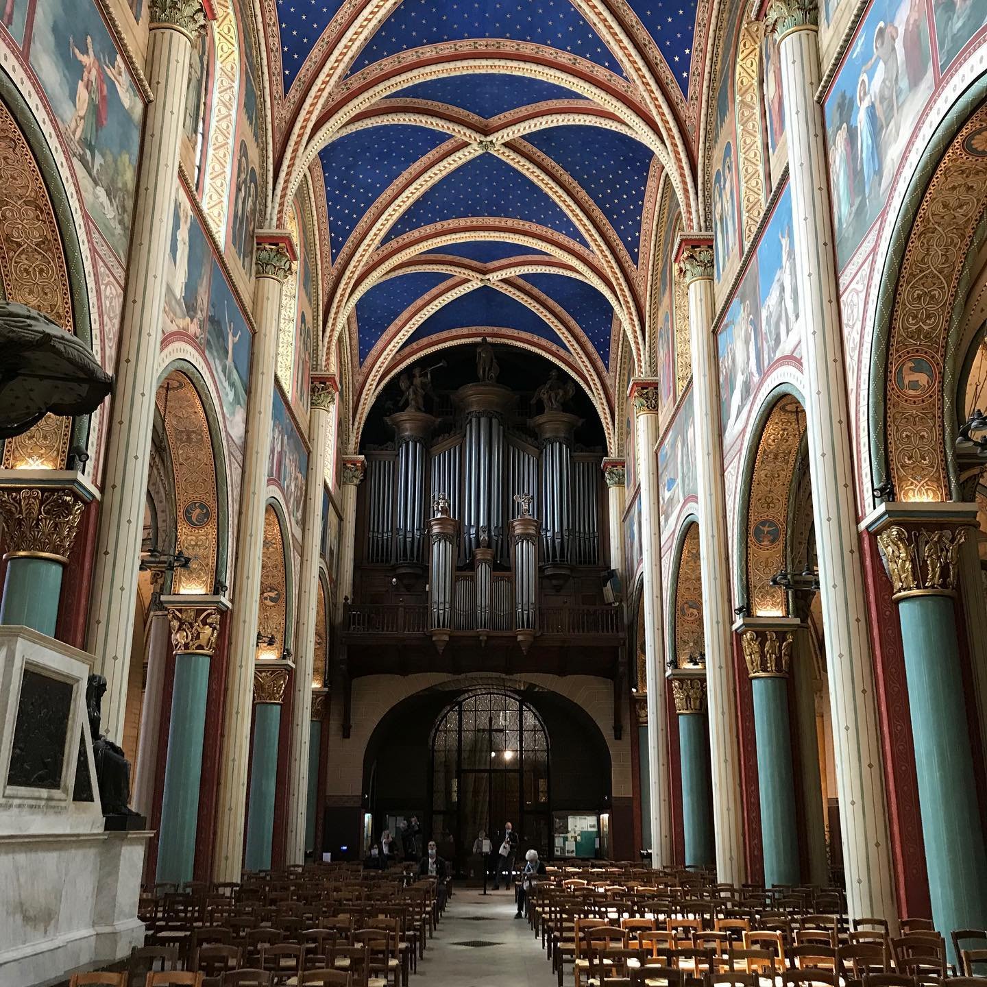 Saint-Germain-des-Pres-Church-Organ.jpg