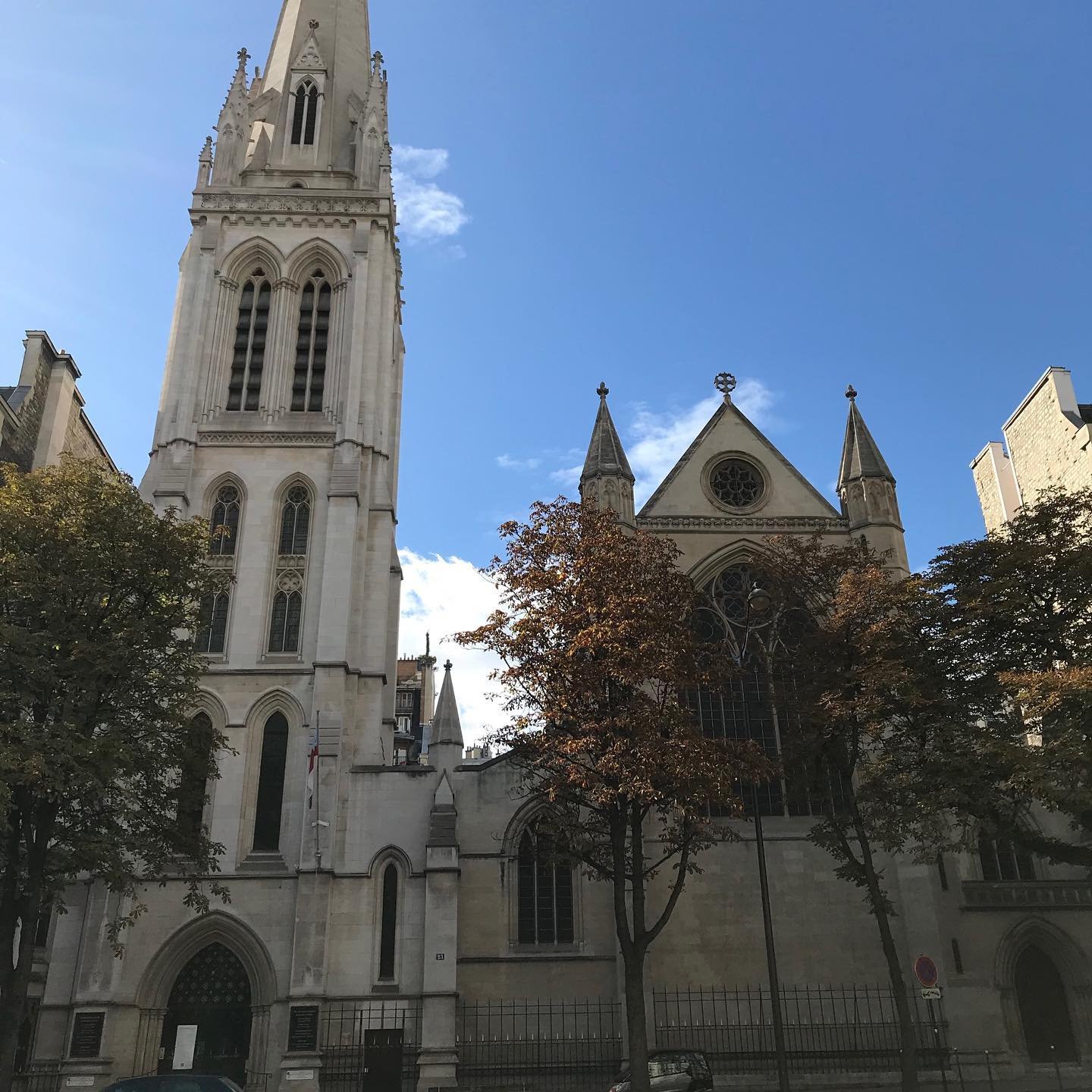 1-American-Cathedral-Paris.jpg