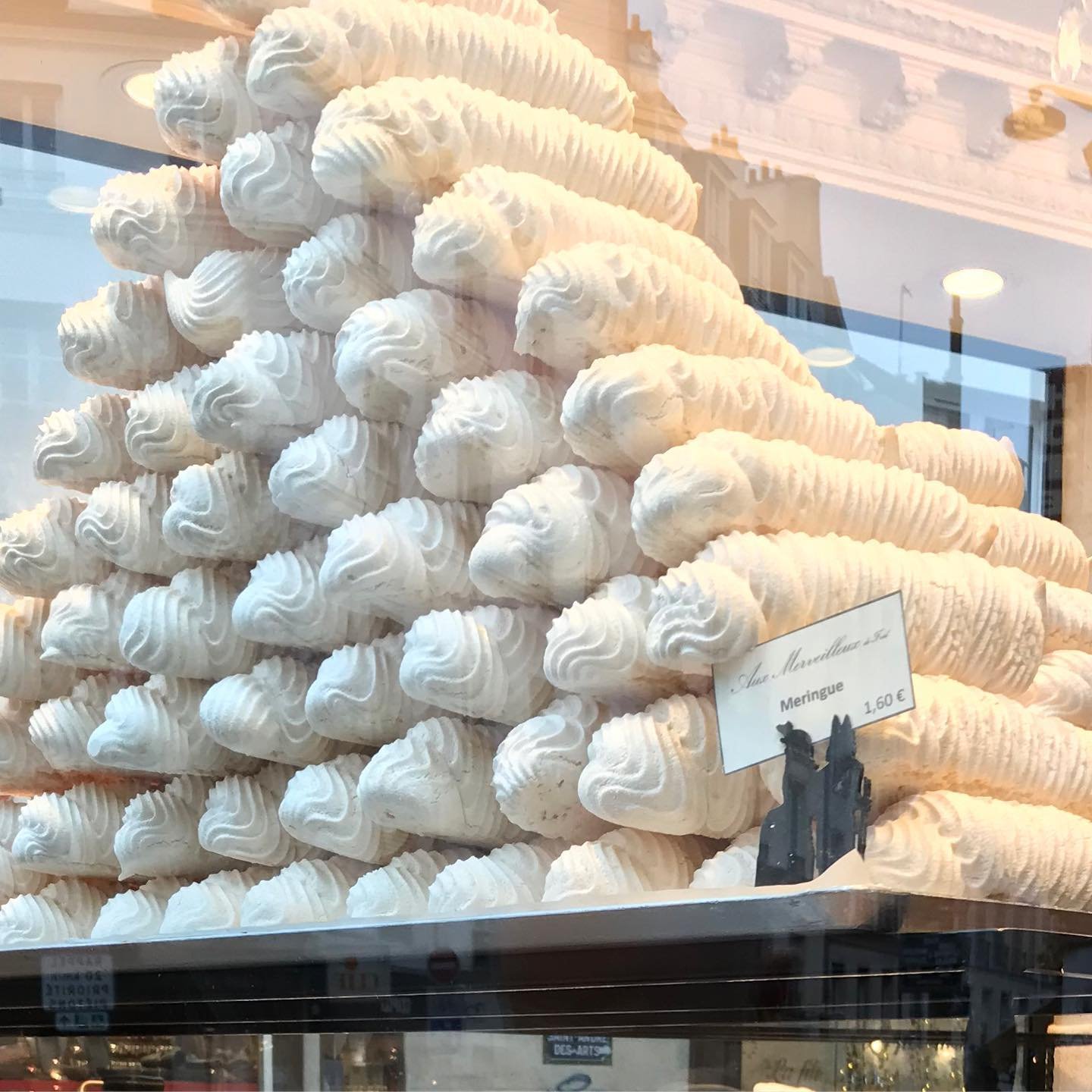 Paris-Meringue-Cake.jpg