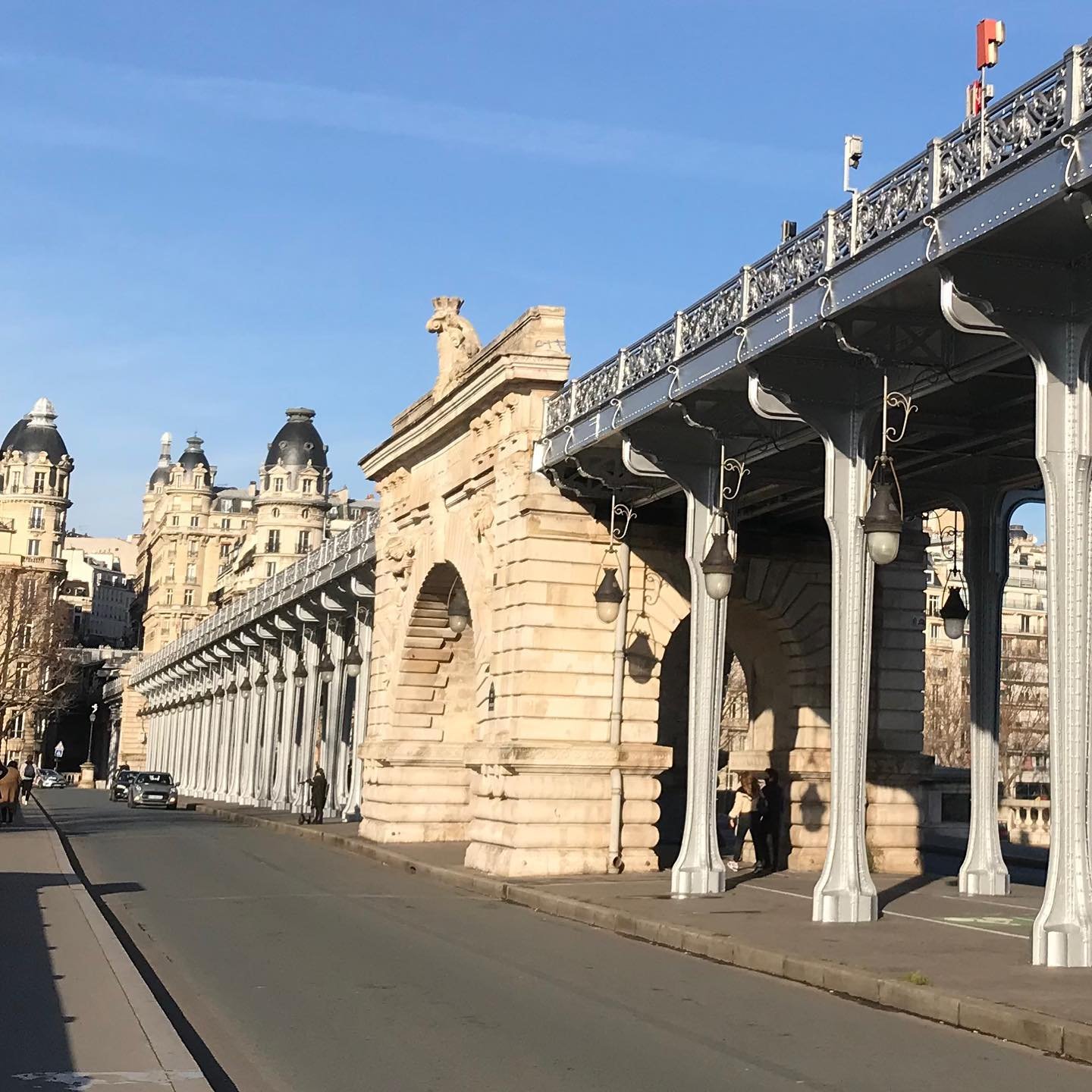 Bir-Hakeim-Bridge.jpg