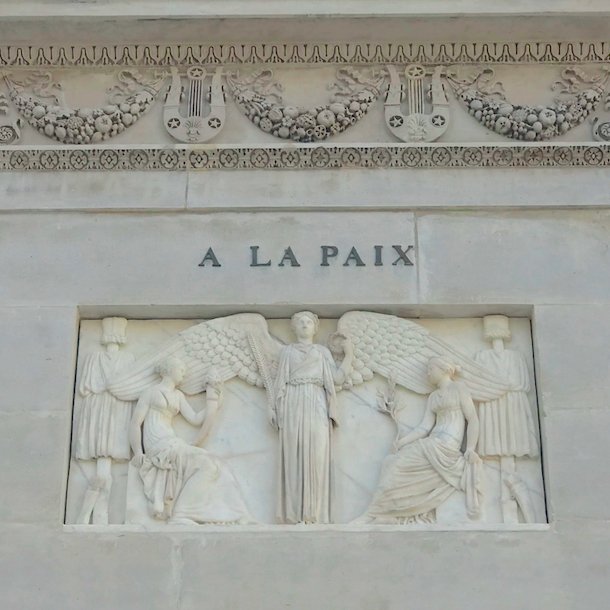 Fontaine-de-la-Paix-Napoléon.jpg