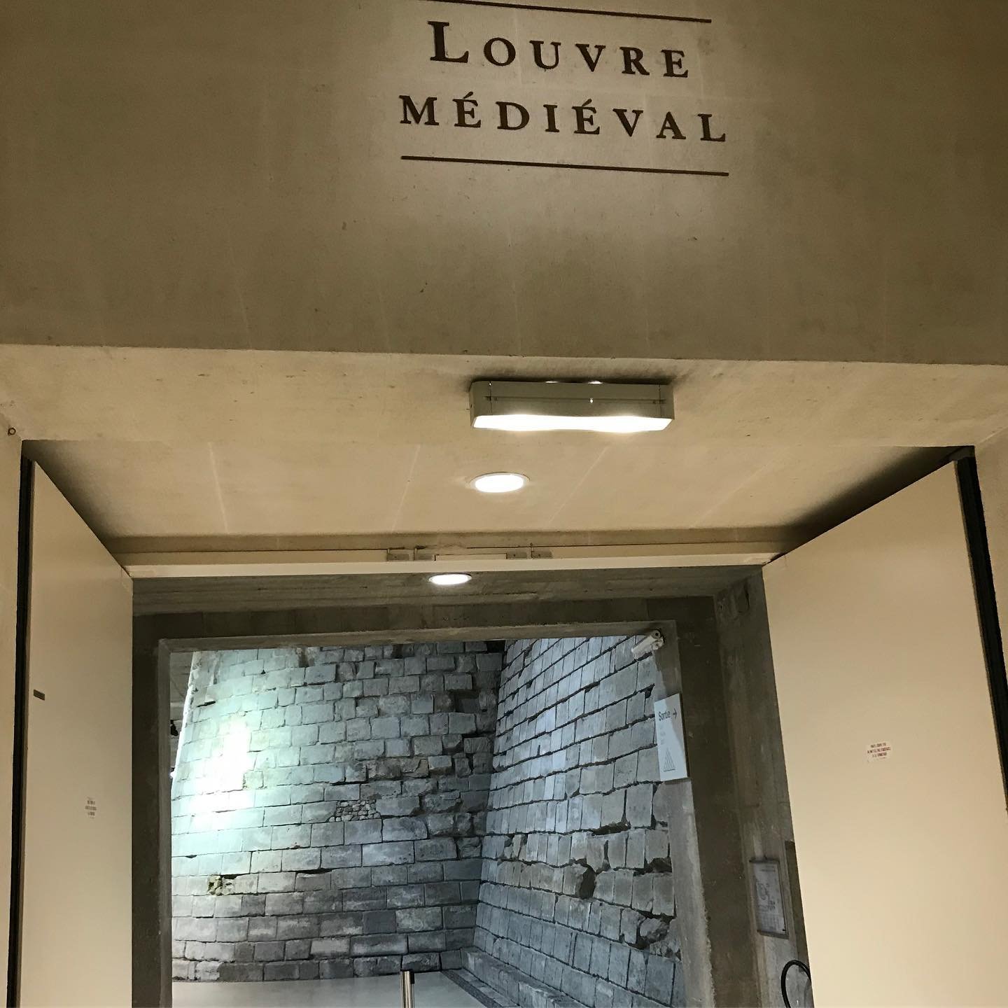 Louvre-Medieval-Entrance.jpg