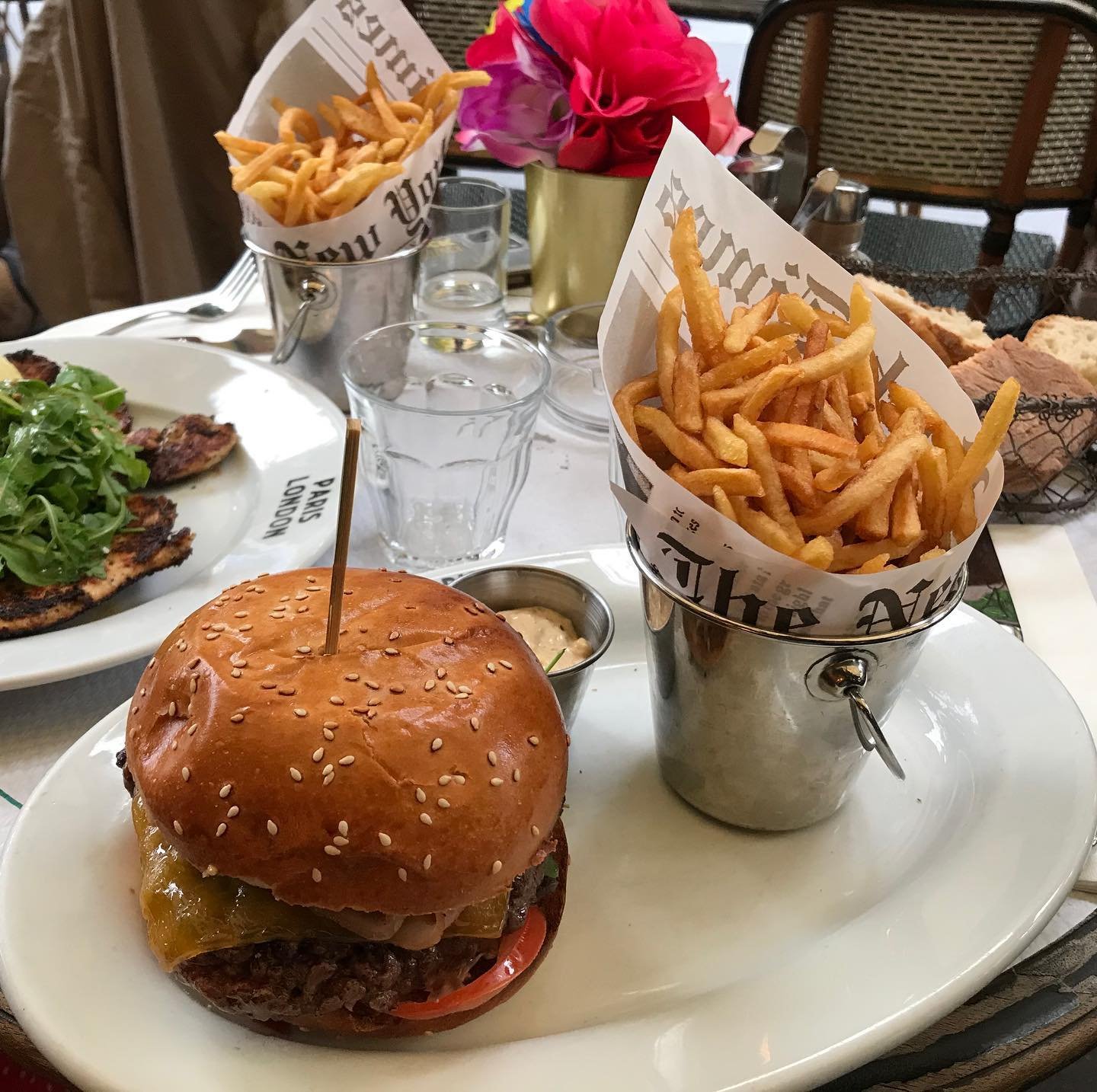 Paris-London-Restaurant-Burger.jpg