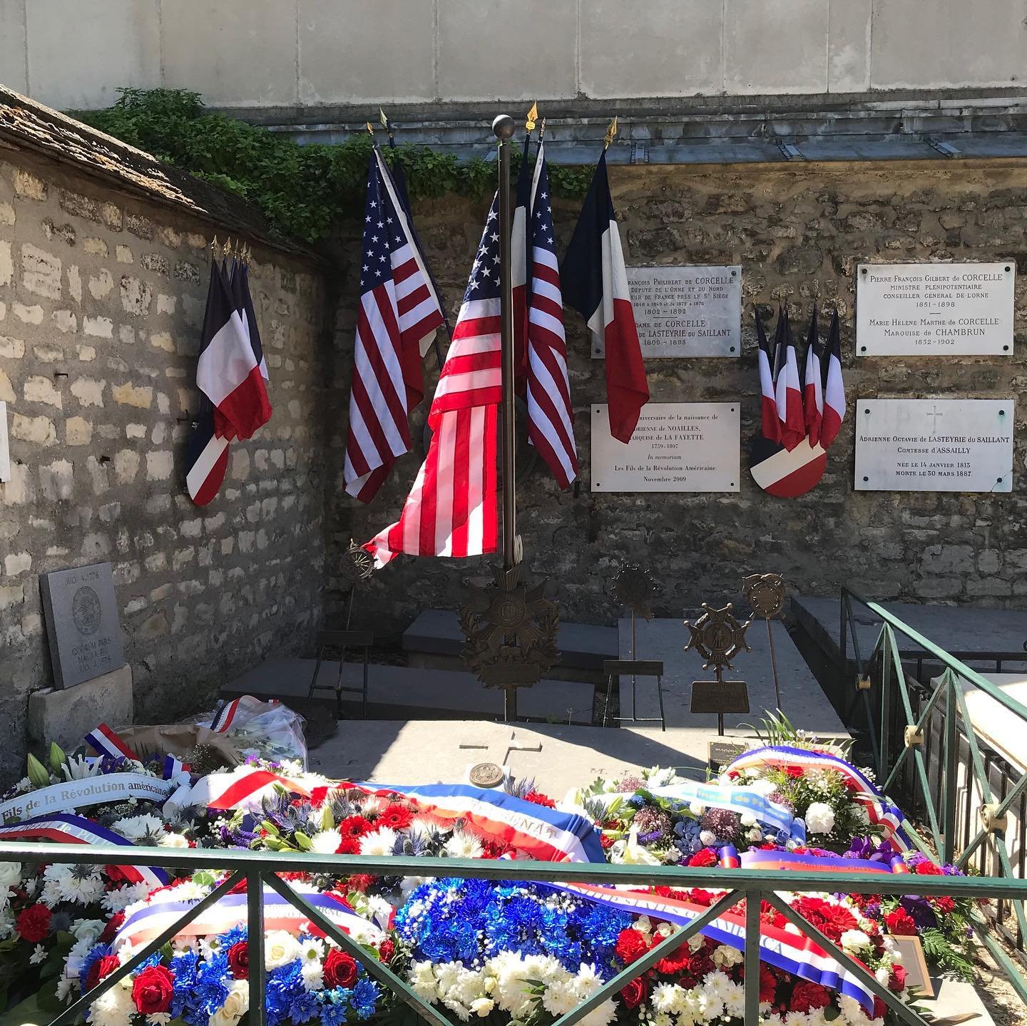 American-Flag-Lafayette-Tomb-in-Paris.jpg