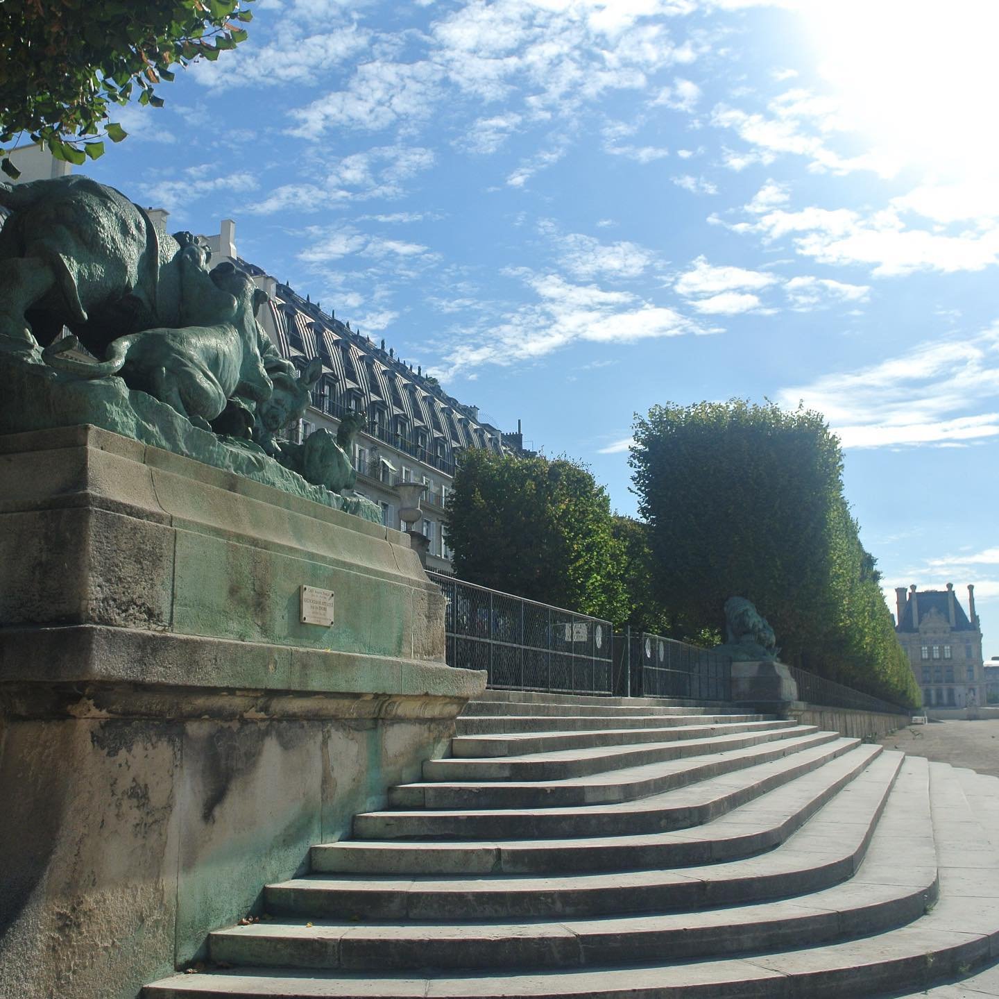 Tuileries-Gardens-Louvre.jpg