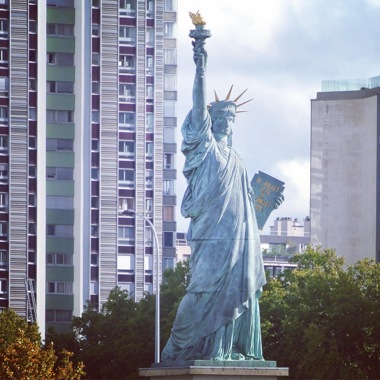 Copy-Statue-of-Liberty-Paris.jpg