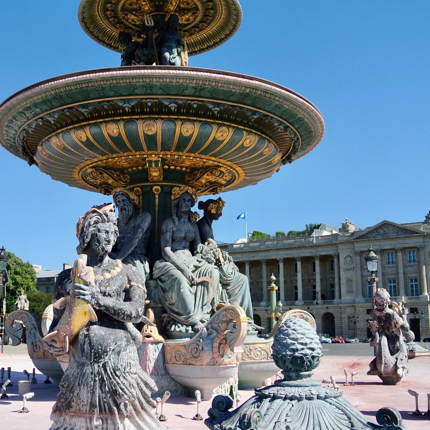 Fountain-Place-de-la-Concorde-Hittorff.jpg