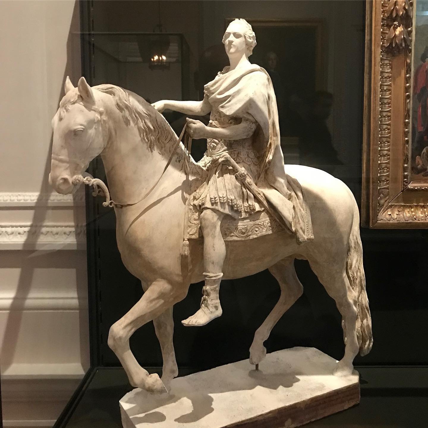 Carnavalet-Museum-Louis-XV-Statue.jpg