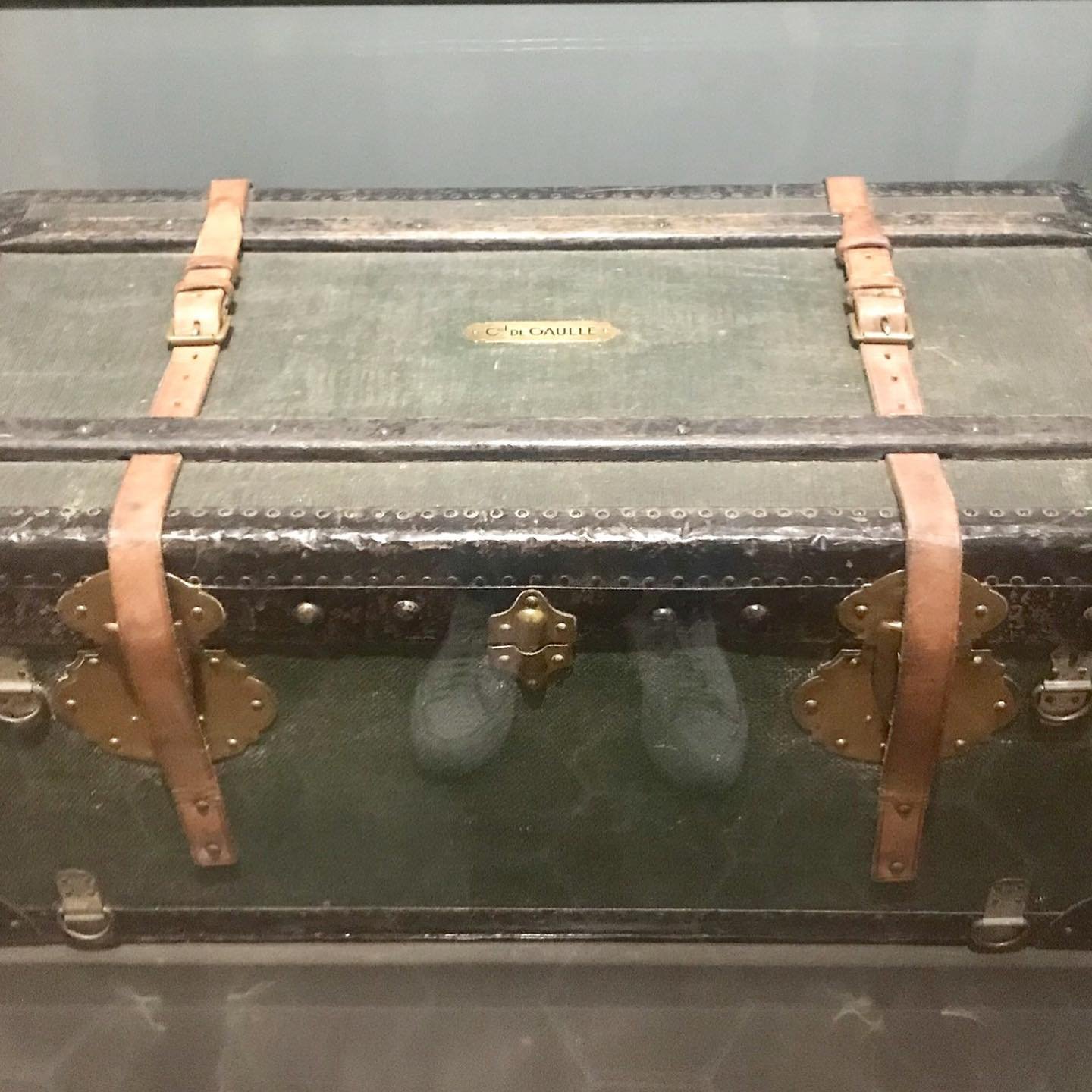 Charles-de-Gaulle-Trunk.jpg