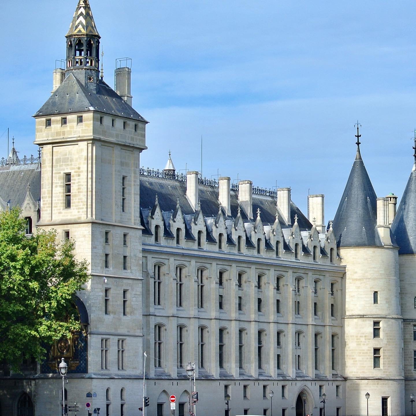 Conciergerie-Paris.jpeg.jpg