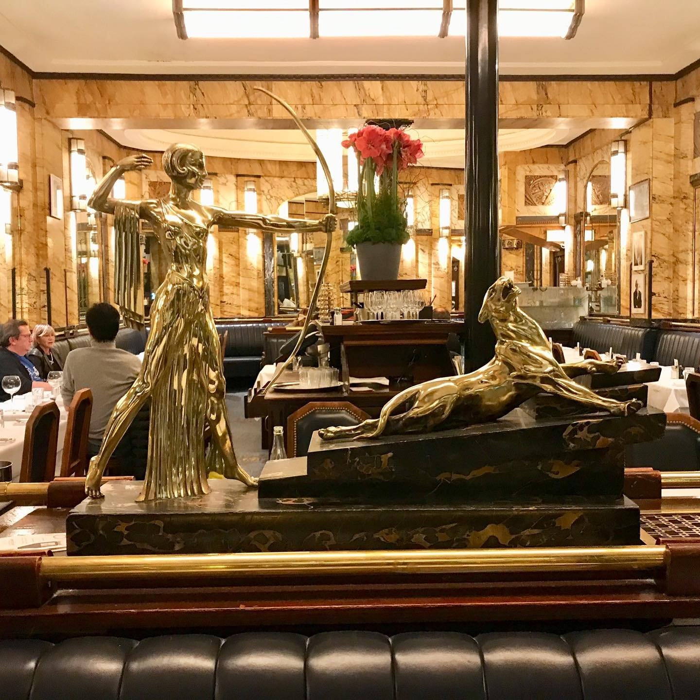 Art-Deco-Decor-Paris-Brasserie.jpg.jpg