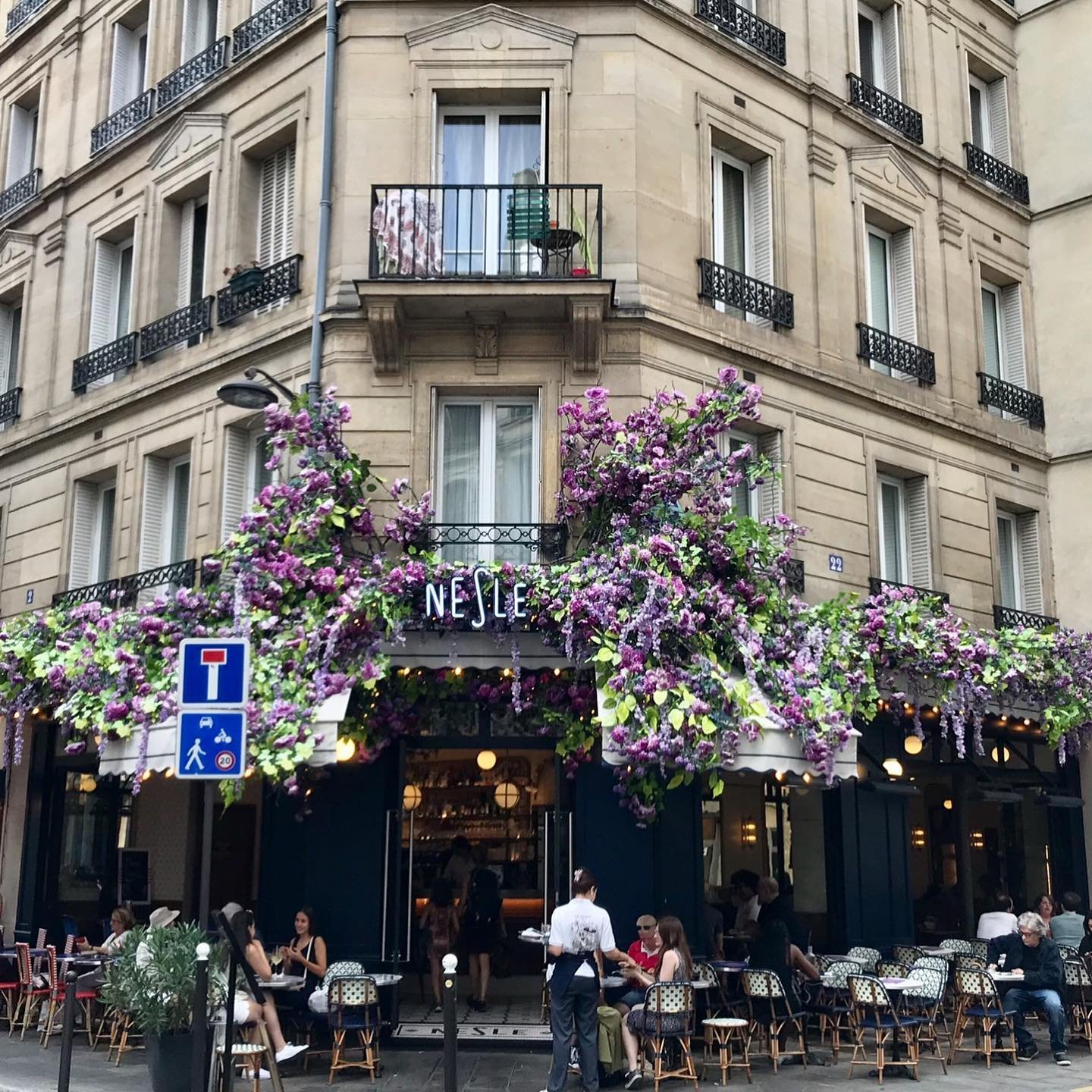 Paris-Café-nesle.jpg.jpg