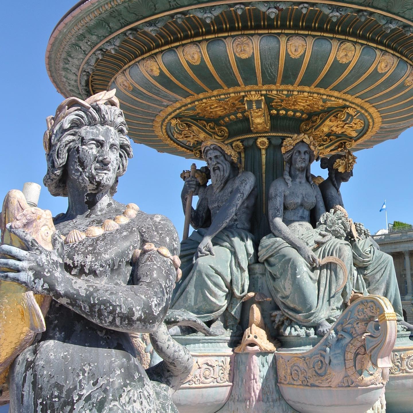 Place-de-la-Concorde-Old-Fountain.jpg.jpg