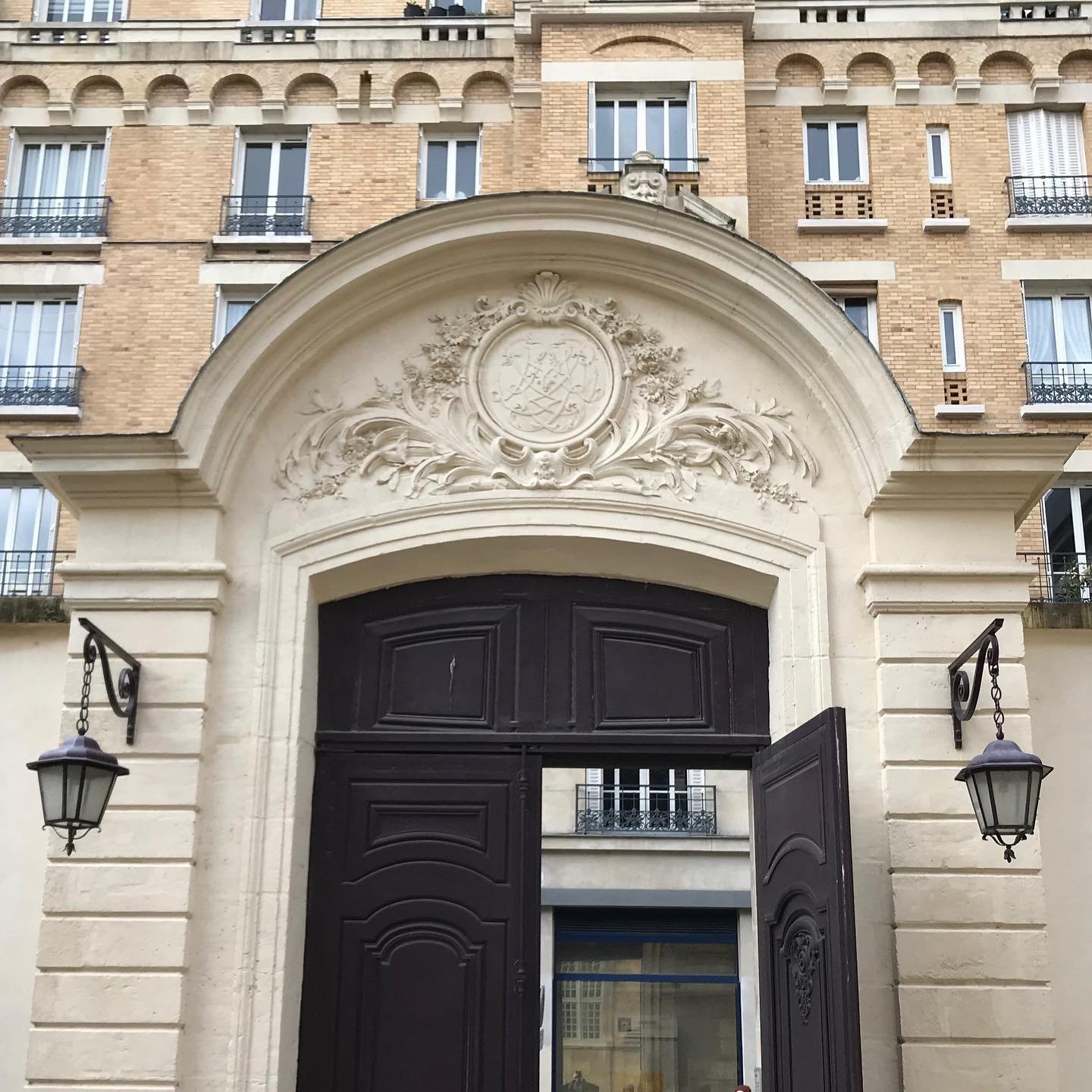 Hôtel-de-Lamoigon-Paris.jpg.jpg