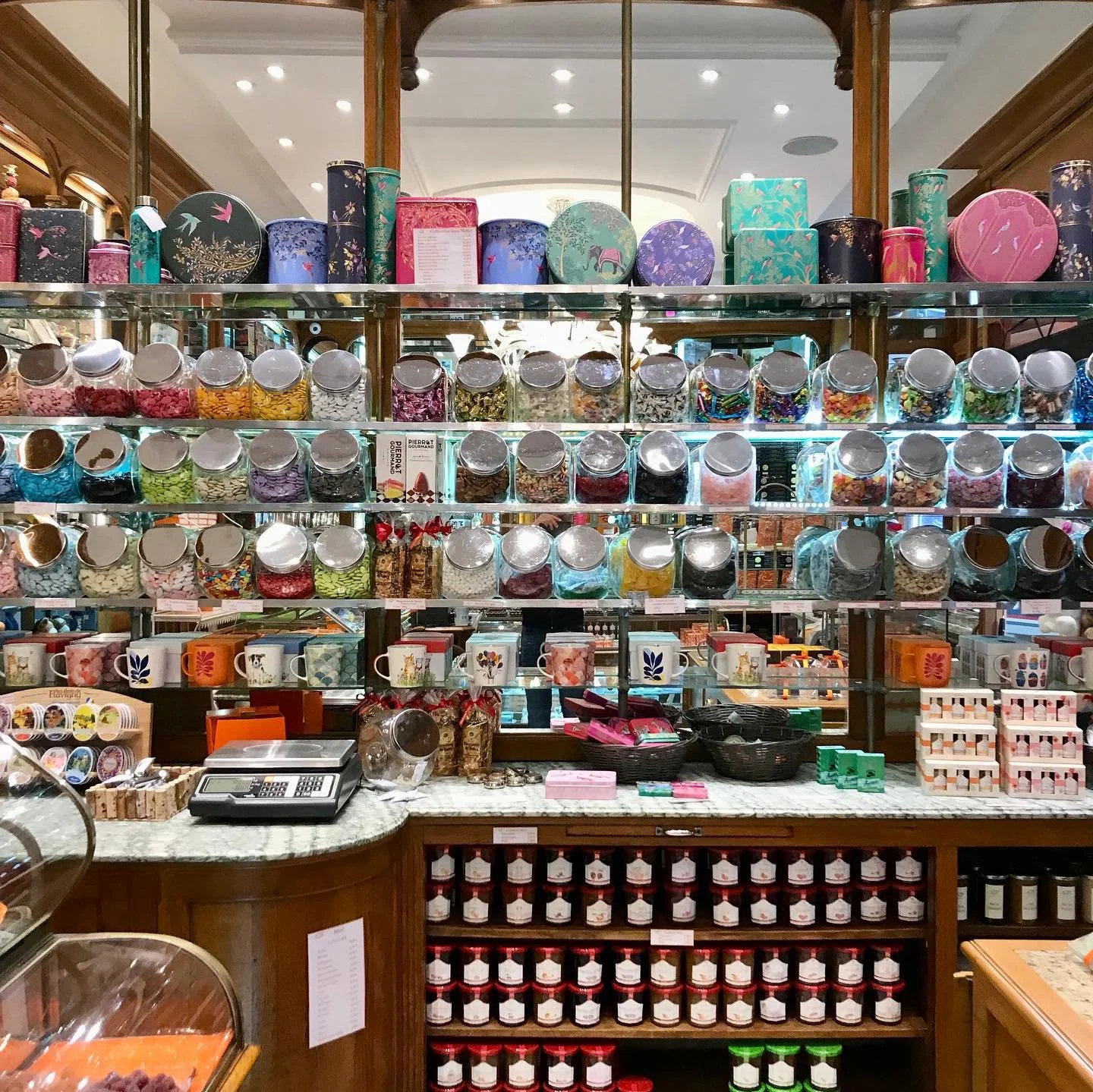 Servant Confiserie Chocolaterie D Auteuil Parisology Servant Confiserie Chocolaterie D Auteuil Parisology
