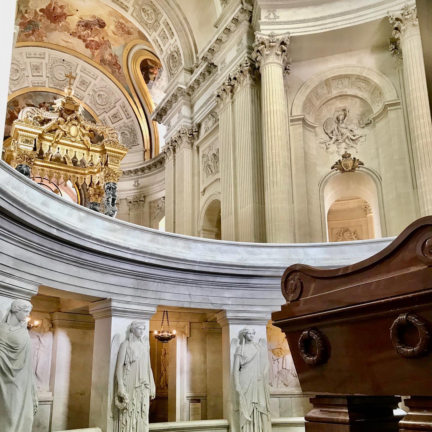 Napoleon-Tomb-Paris-Army-Museum.jpg.jpg