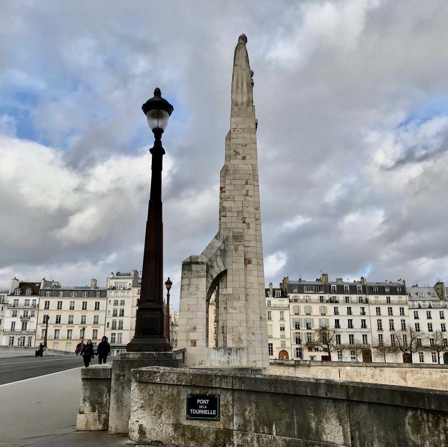 Pont-Tournelle-Sainte-Genevieve.jpg.jpg