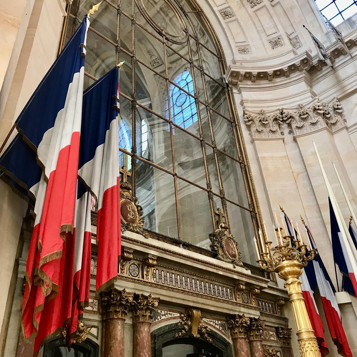 Saint-Louis-Invalides-French-Flags.jpg.jpg
