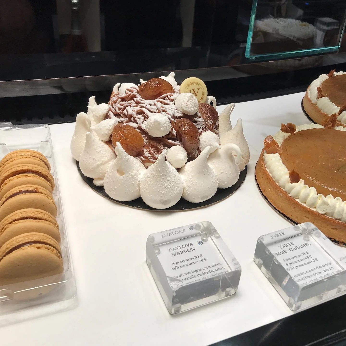 Hugo-&-Victor-Pastries-Paris.jpg