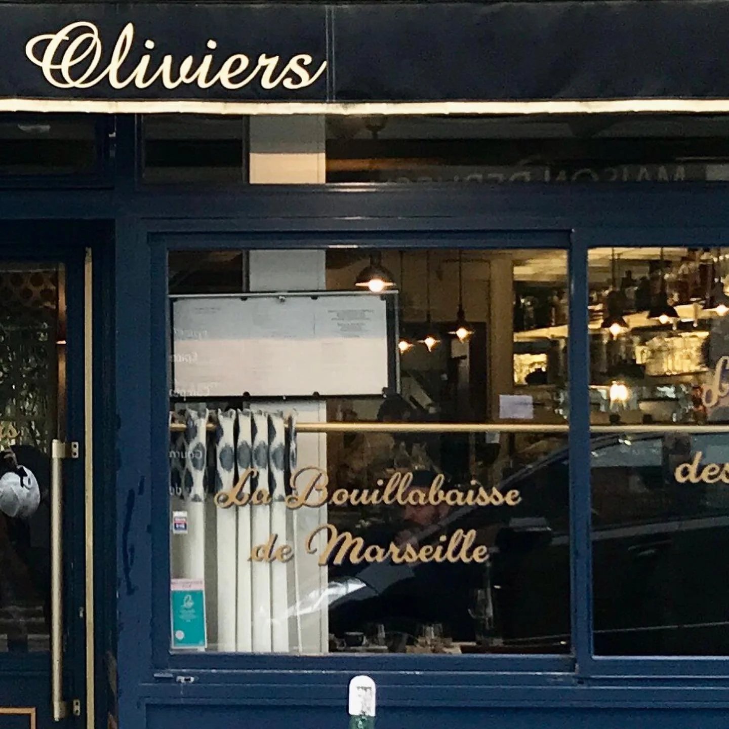 Table-des-Oliviers-Neuilly-Sur-Seine.jpg