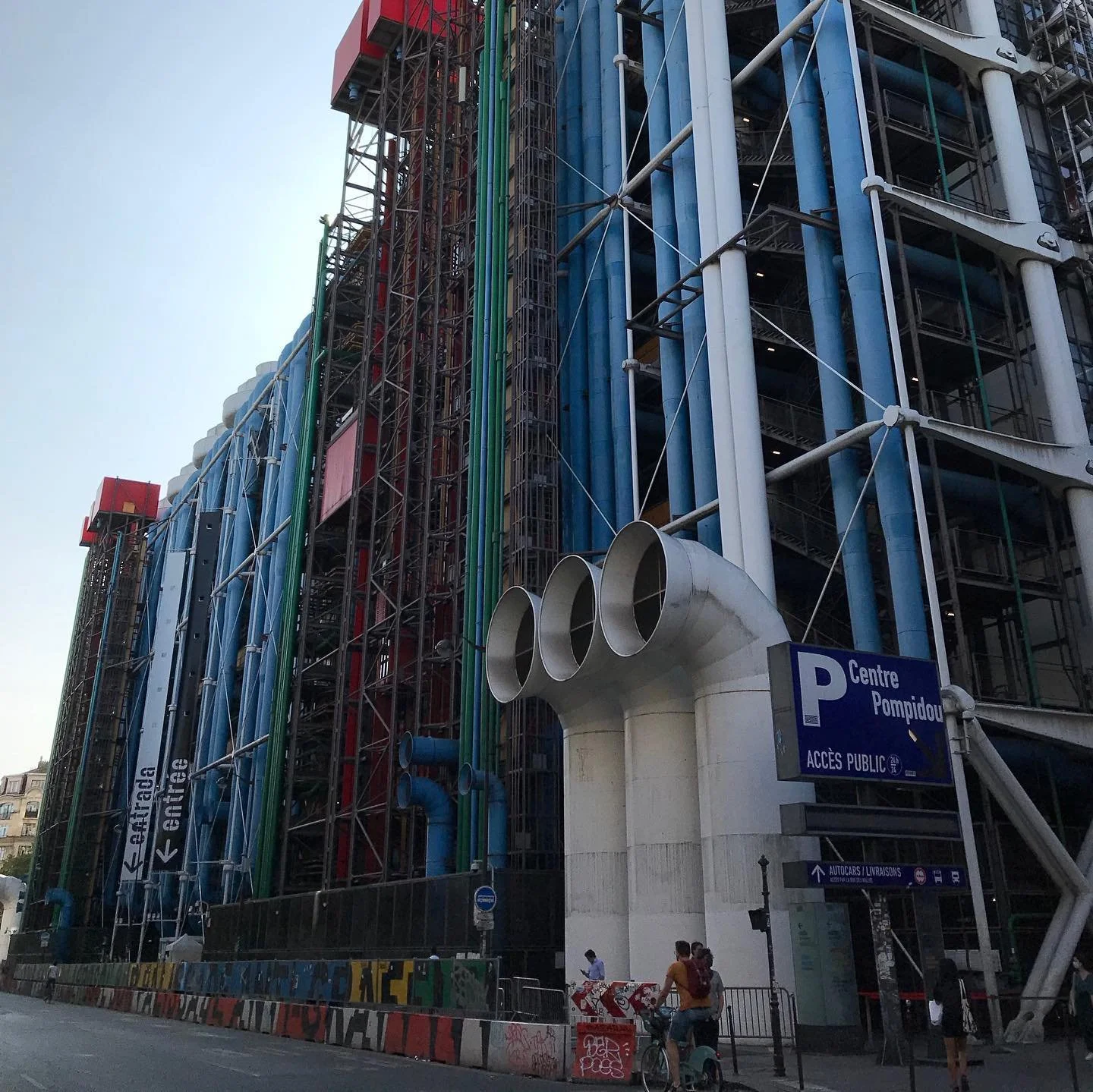 Musée-Beaubourg-Centre-Pmopidou-Parisology.jpg