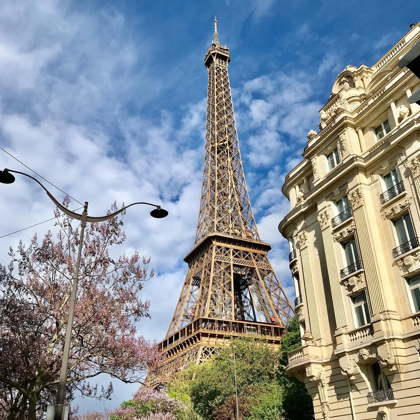Eiffel-Tower-Paris.jpg