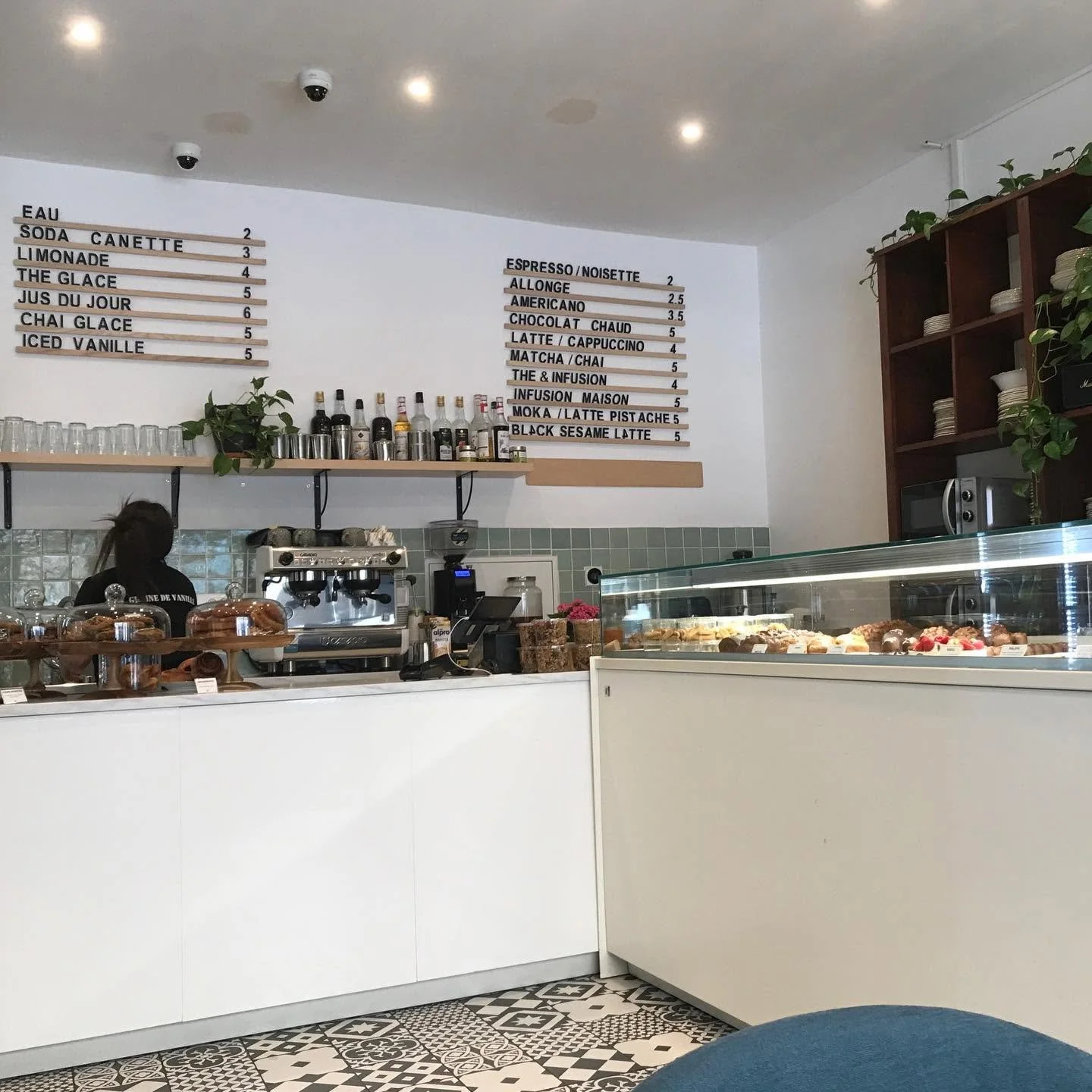 Marseille-Pastry-Shop-Patisserie-Provence.jpg
