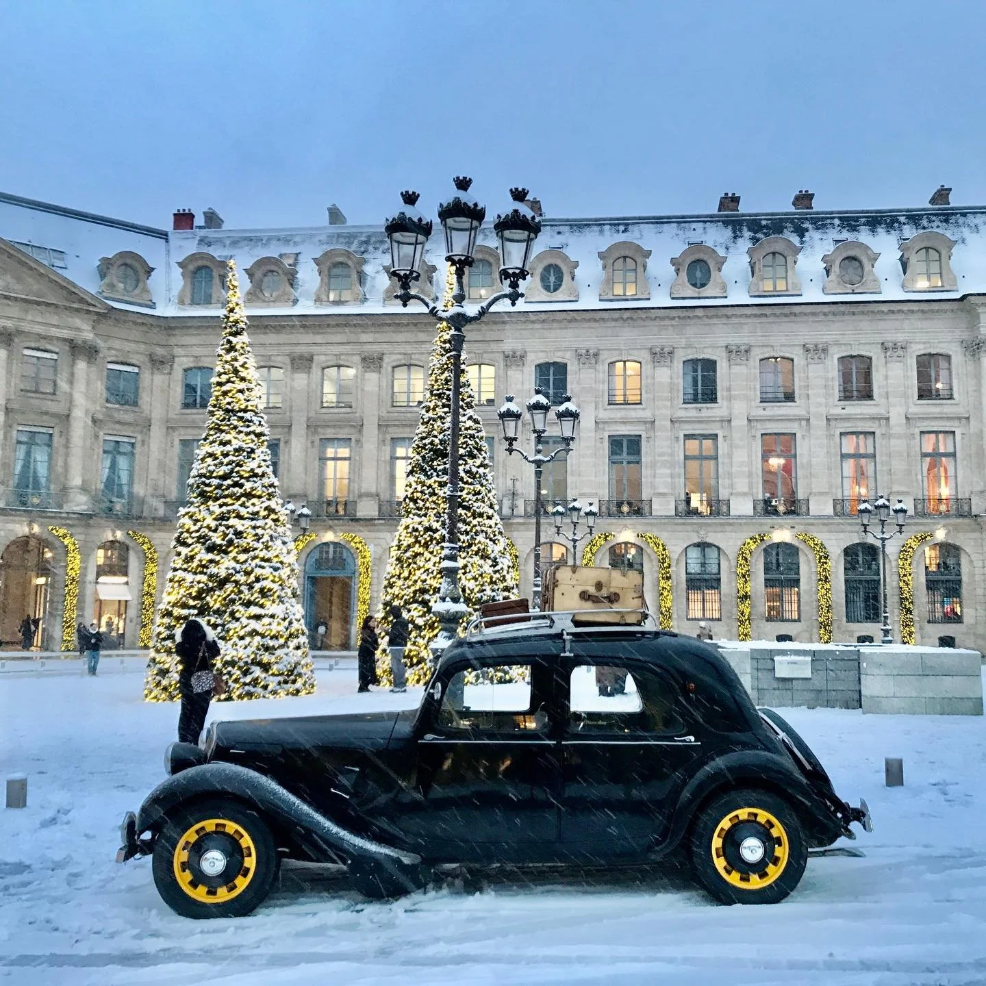 Citroen-Traction-Avant-Car.jpg