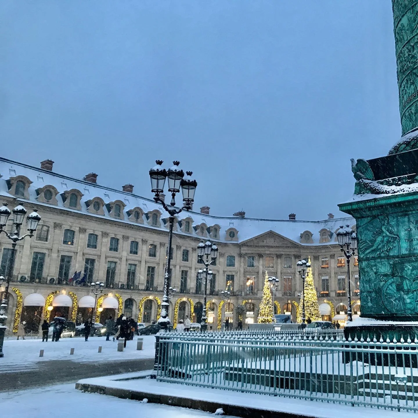 Paris-Snow-Place-Vendome-Napoleon.jpg