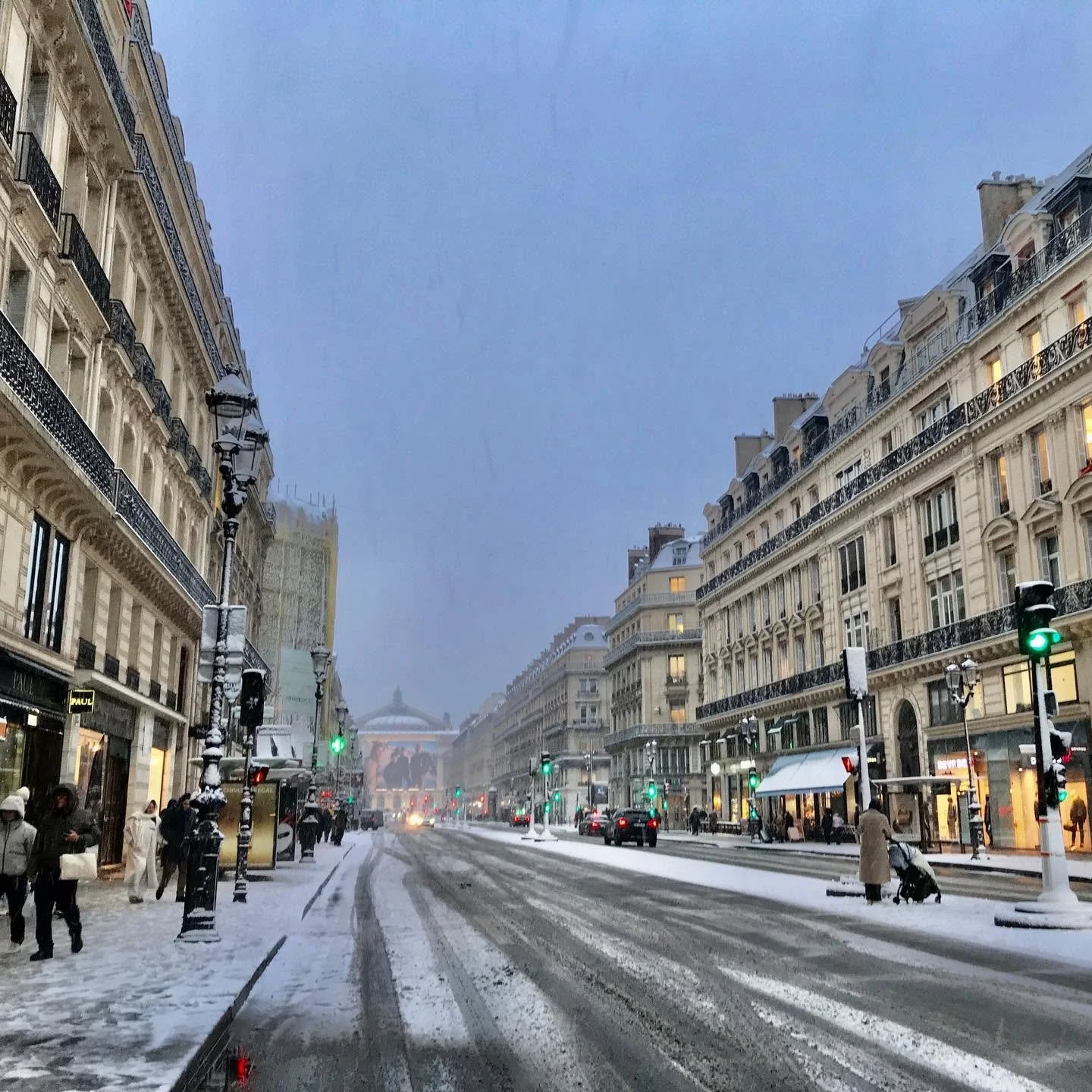 Paris-Snow-Avenue-Opera.jpg
